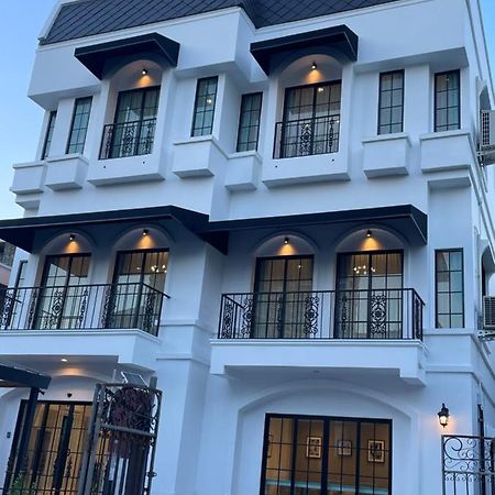 Casa Luna Bangkok Exterior photo